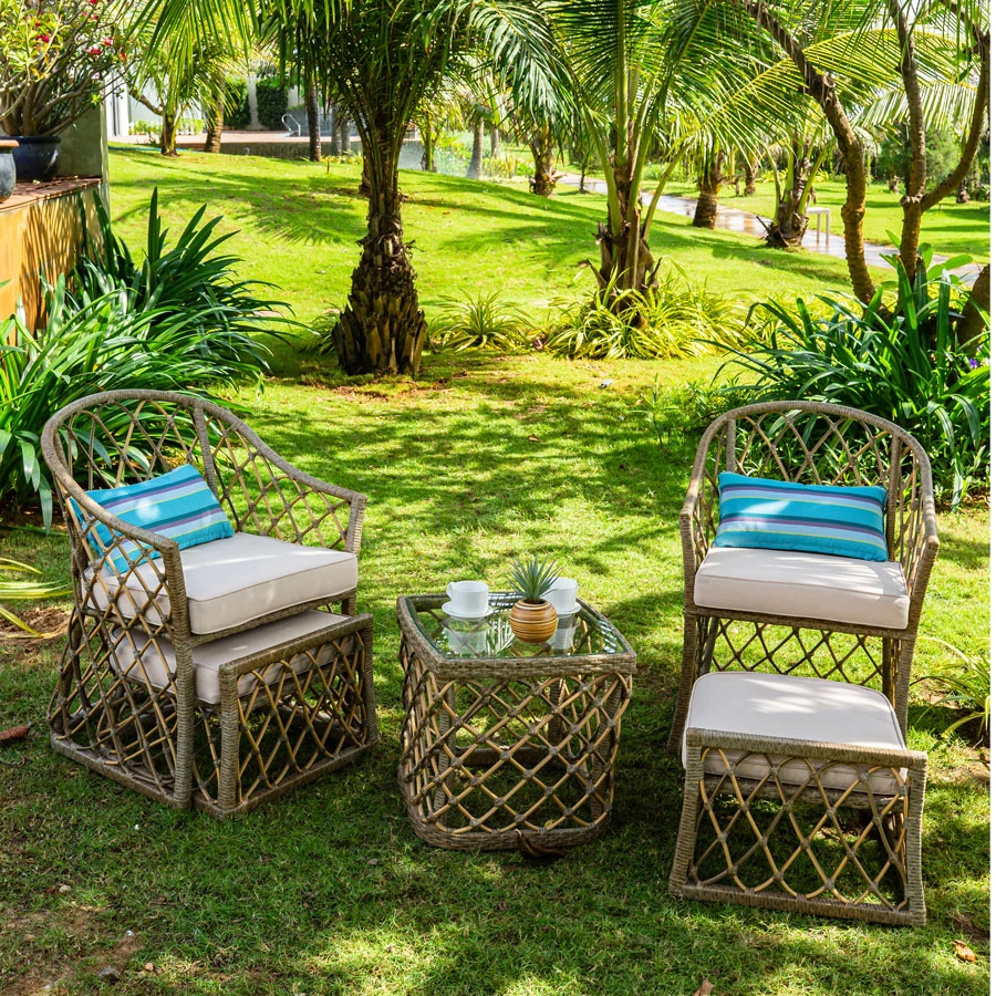 Bộ bàn ghế Bistro set mây nhựa Howard
