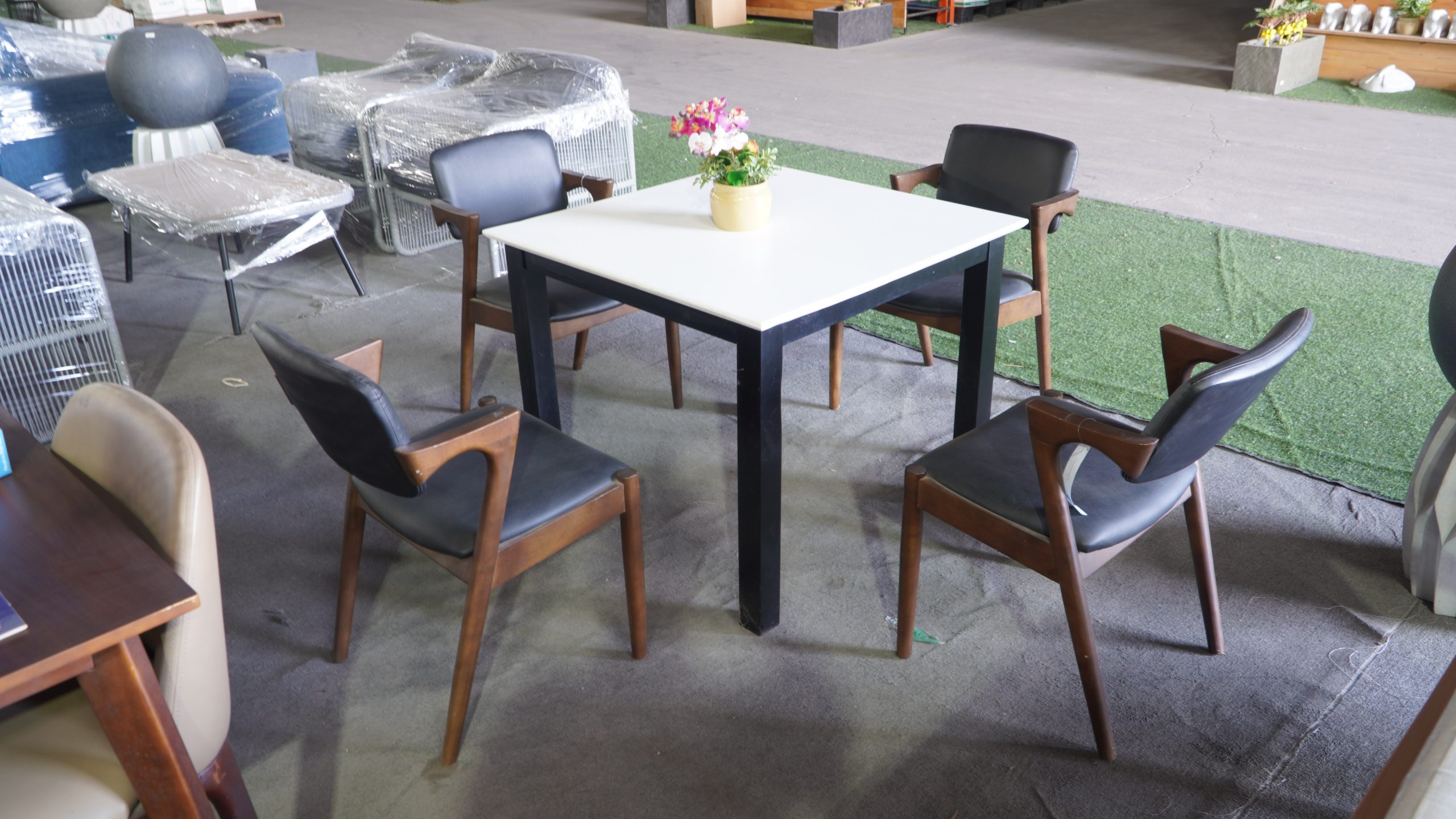 Dinning Table 1 (vuông) - Bàn Ăn Đơn