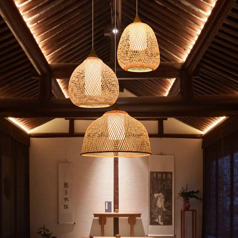 Đèn thả từ chất liệu tự nhiên (tre, mây, vải linen) Đèn thả từ chất liệu tự nhiên (tre, mây, vải linen)