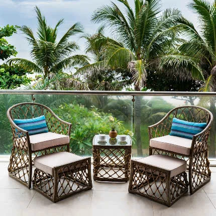 Bạn có thể tận hưởng những cuộc trò chuyện kéo dài hoặc thư giãn cùng đồ uống yêu thích Bạn có thể tận hưởng những cuộc trò chuyện kéo dài hoặc thư giãn cùng đồ uống yêu thích