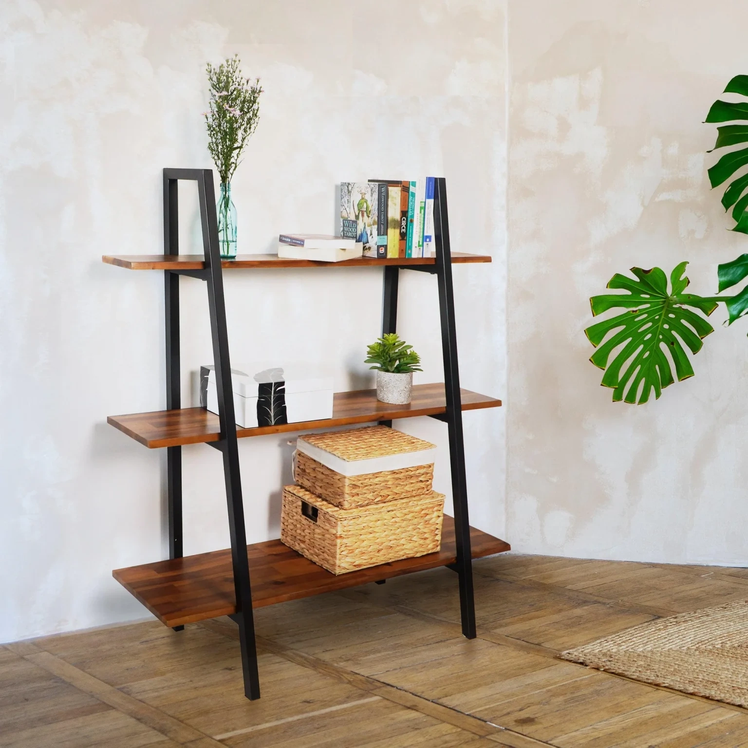 Giá sách gỗ nguyên khối Vejle Etagere Giá sách gỗ nguyên khối Vejle Etagere