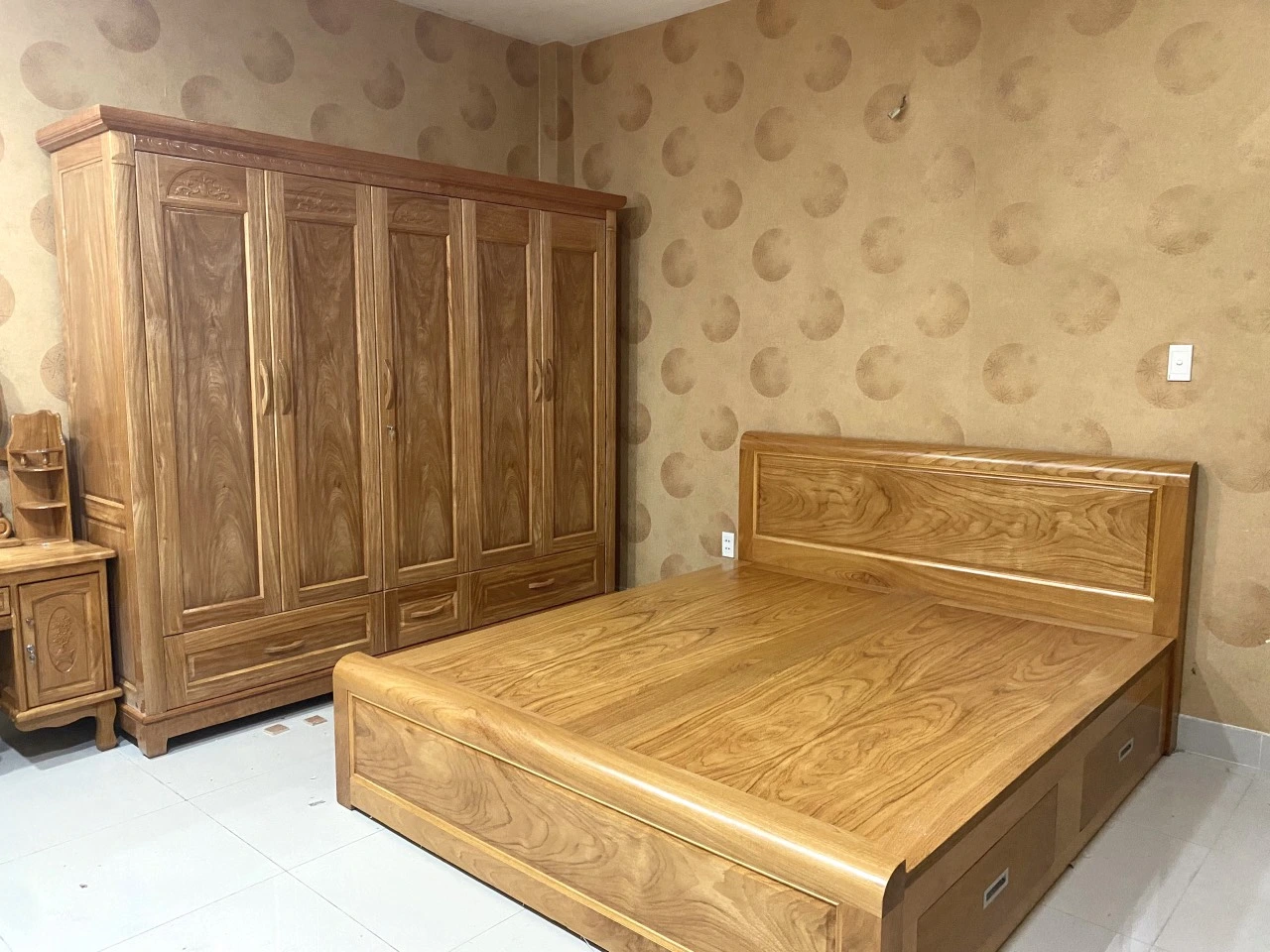 Giường tủ gỗ tự nhiên – Vẻ đẹp bền bỉ và sang trọng