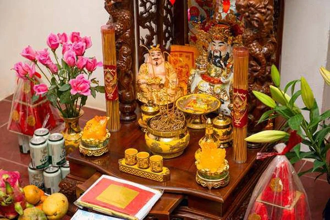 Bàn thờ Thổ Địa Thần Tài trong gia đình