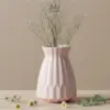 Bình hoa gốm sứ Felizia trang trí decor hoa văn sọc Made4Home - Kích thước 21x15cm