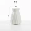 Bình hoa gốm sứ Felizia trang trí decor hoa văn sọc Made4Home - Kích thước 21x15cm