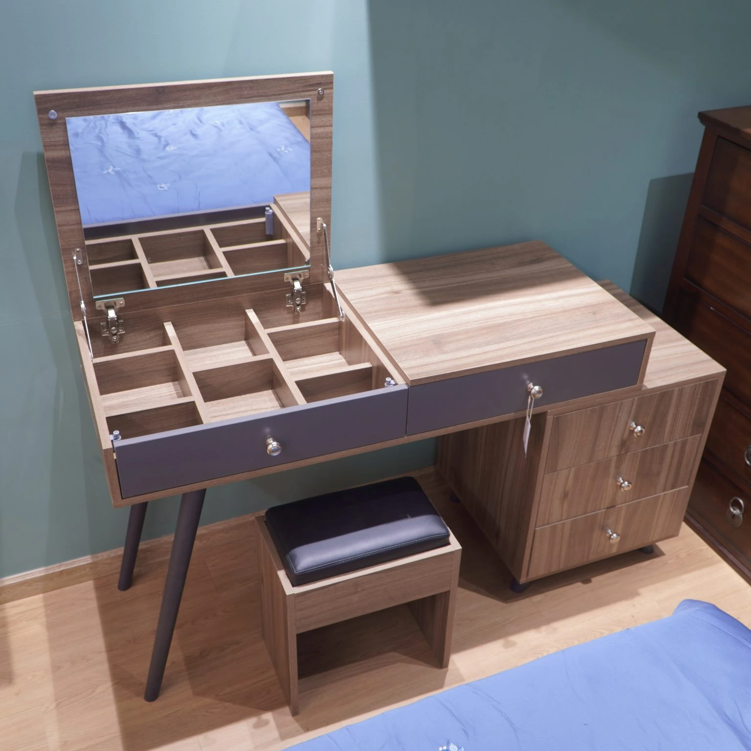 Bàn trang điểm Orla