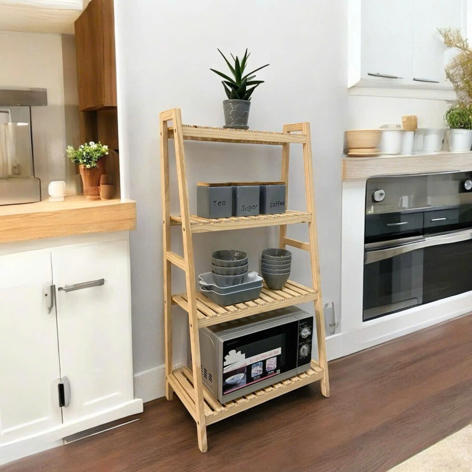 Không gian nội thất hiện đại với kệ gỗ đẹp, tiện lợi và tinh tế.