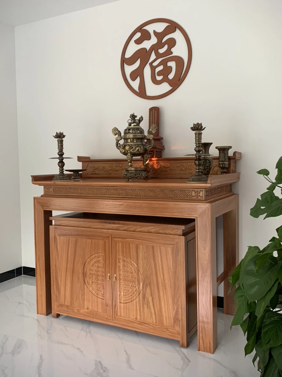 Kệ bàn thờ gỗ tự nhiên cao cấp