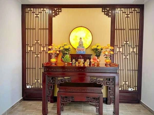 Bàn thờ Phật 2 tầng là giải pháp nội thất sang trọng, hợp phong thủy