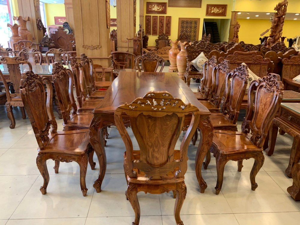Bàn ghế gỗ cẩm lai cổ điển, sang trọng