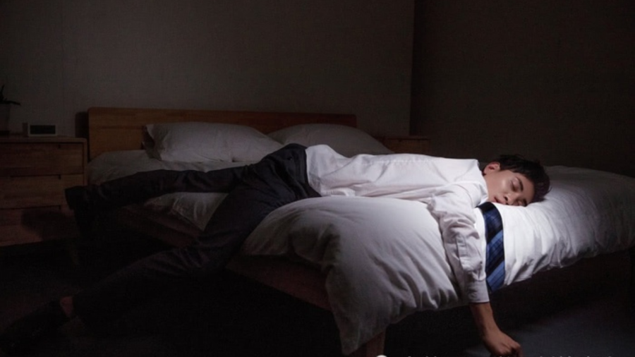 Tại sao ngủ quay đầu ra cửa? quan niệm nhân gian cần làm rõ