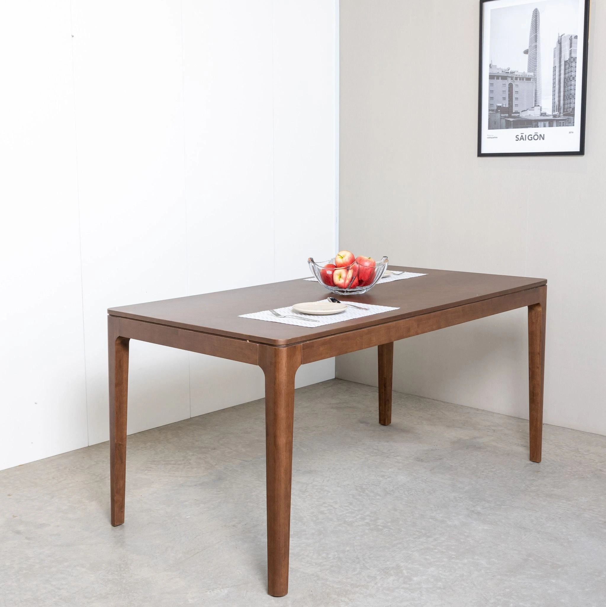 Bàn gỗ cao su được ưa chuộng nhất hiện nay