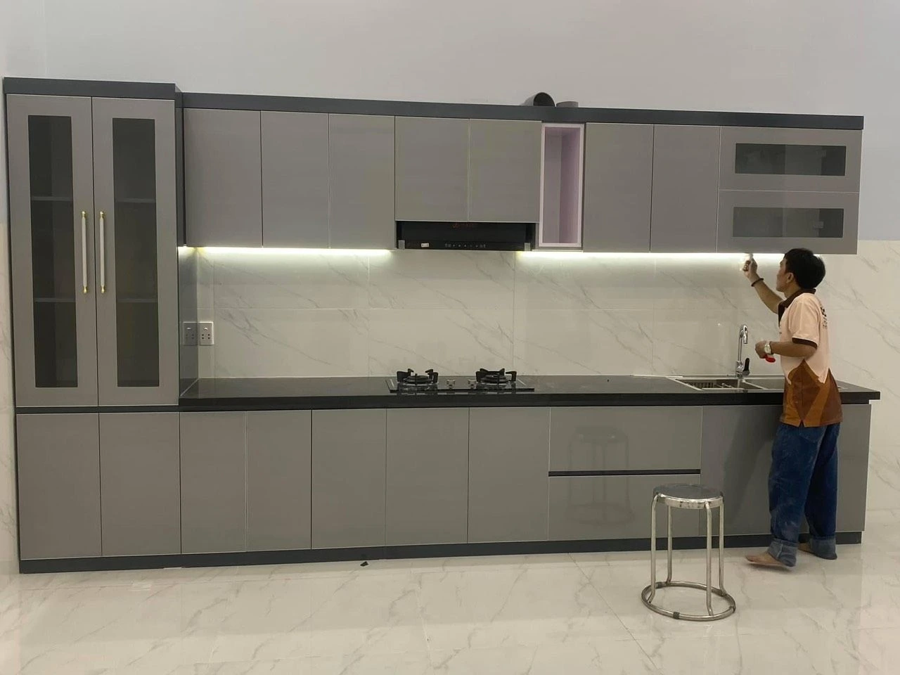 Tủ bếp nhựa sang trọng hiện đại