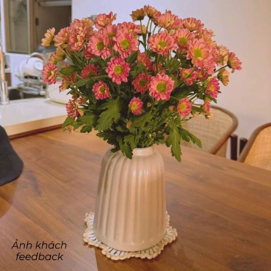 Bình hoa sứ Aionna trang trí decor họa tiết sọc Made4Home