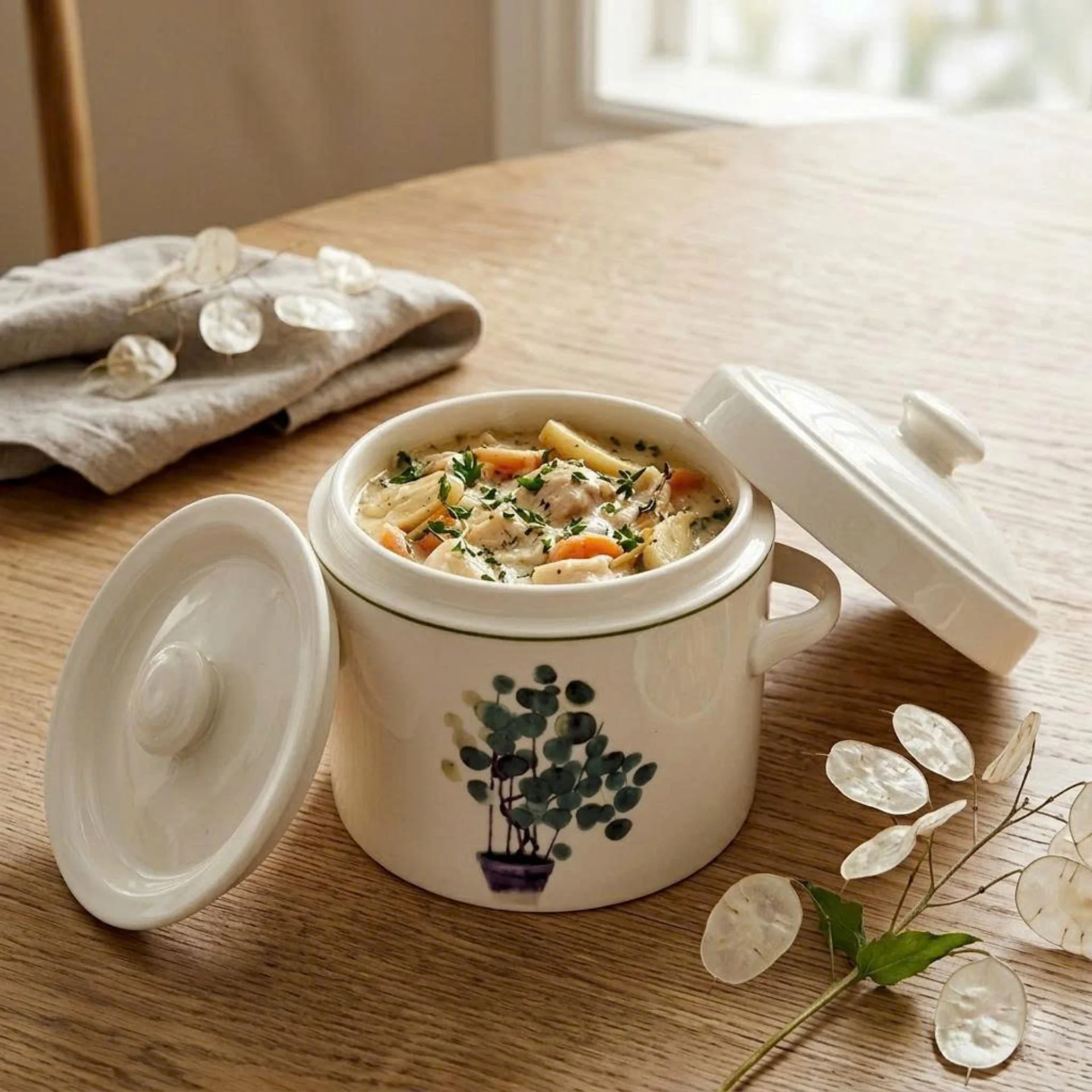 Thố Chưng Gốm Sứ Cao Cấp Made4Home 2 Lớp Nắp Giữ Nhiệt, Thiết Kế Sang Trọng Cho Gian Bếp Việt