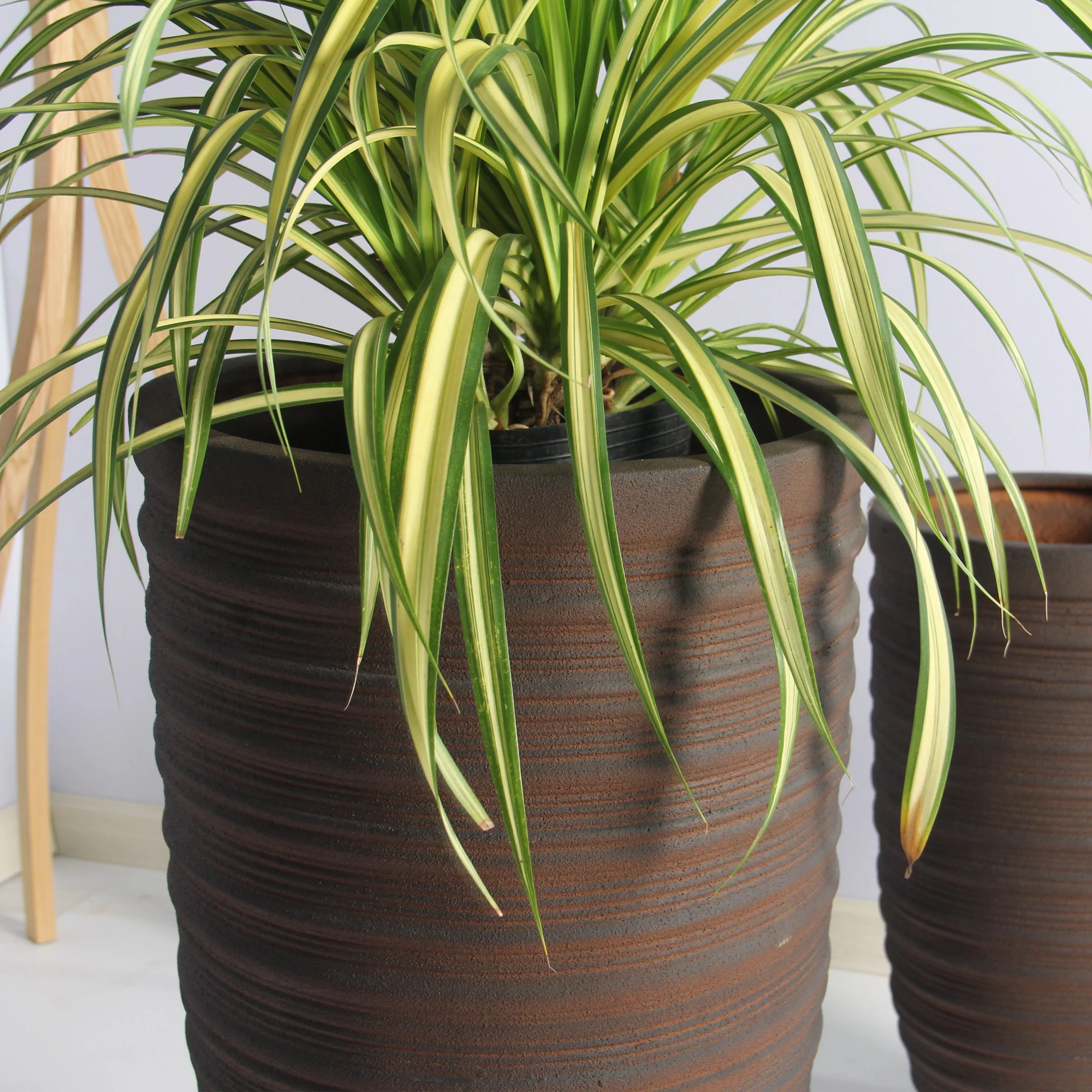 Shine Urn Poly Planter (Set Of 2) – Red Brown 4 Shine Urn Poly Planter (Set Of 2) – Red Brown